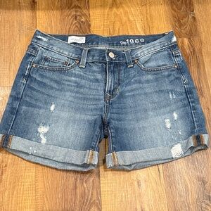 GAP Women’s Sexy Boyfriend Distressed Denim Rolled Cuff Shorts (Size: 26R)(EUC)